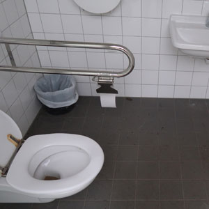 WC Friedhof Riem Alter Teil Foto2